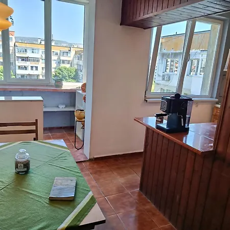 Апартаменты Seagull Livingston Sleeps 6 Варна